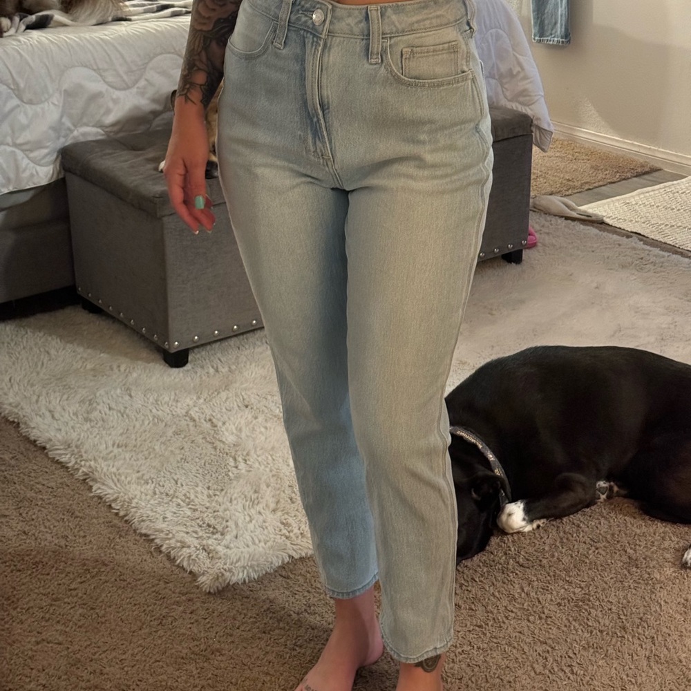 Women’s Hollister curvy ultra high rise mom jeans